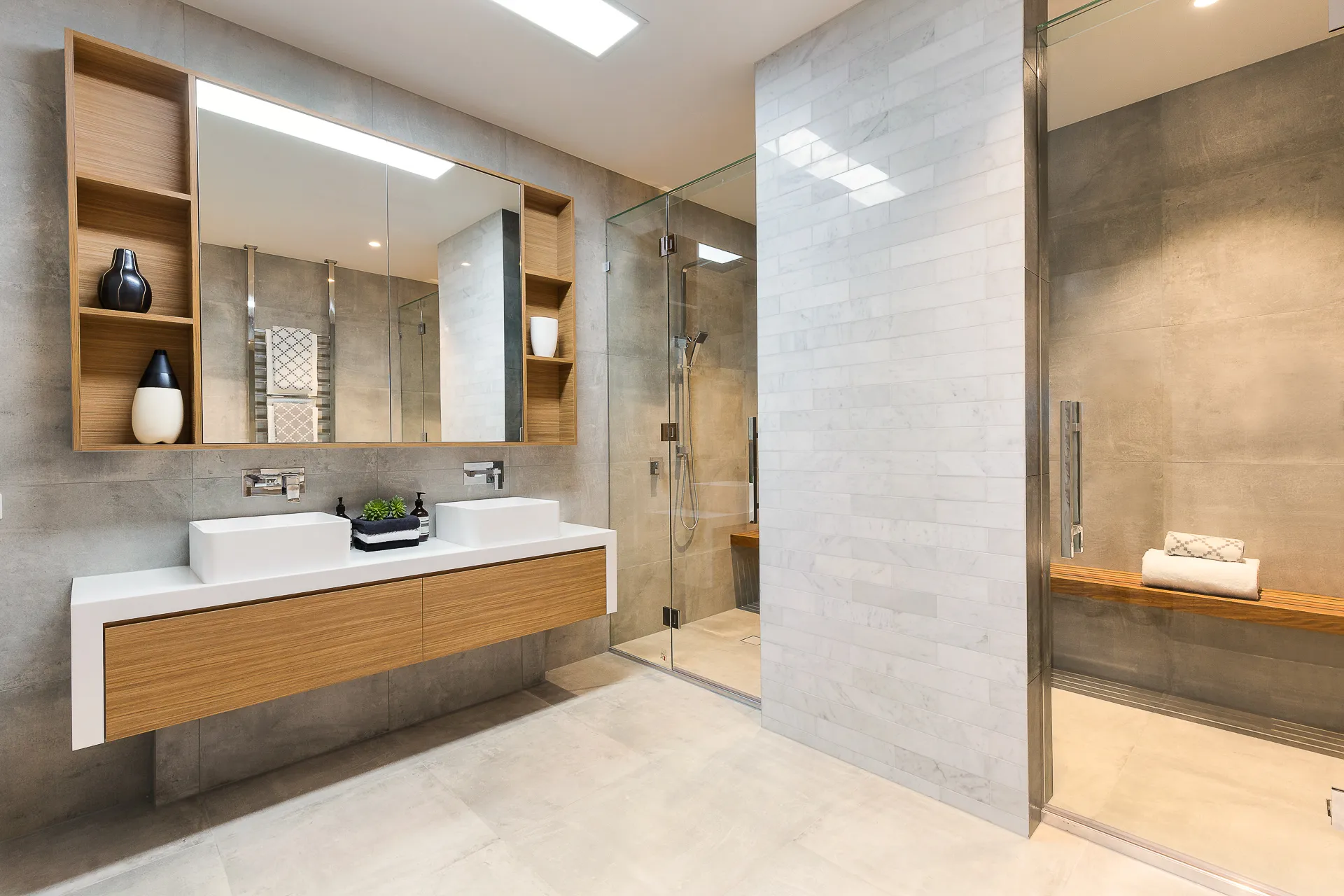 Bagno moderno in un immobile ristrutturato
